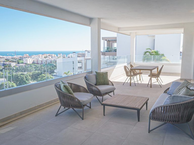 Apartment for Sale in Urbanización Puerto De Estepona, Malaga 2