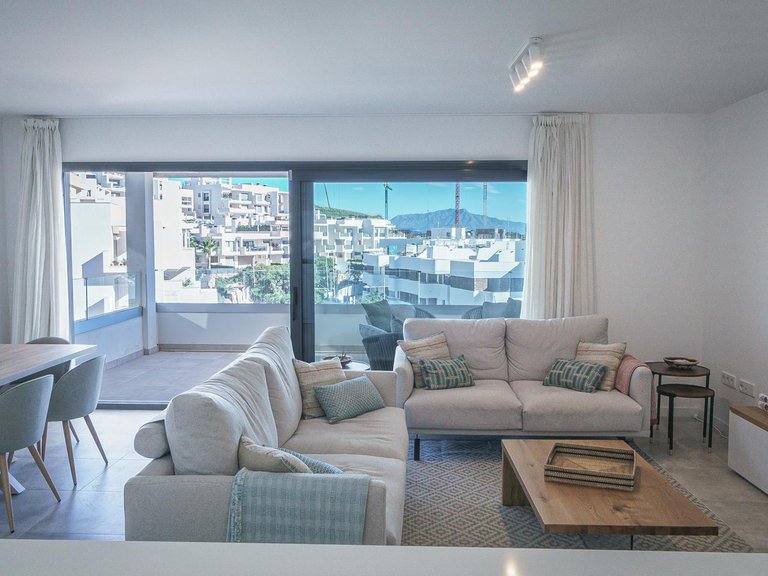 Apartment for Sale in Urbanización Puerto De Estepona, Malaga 8