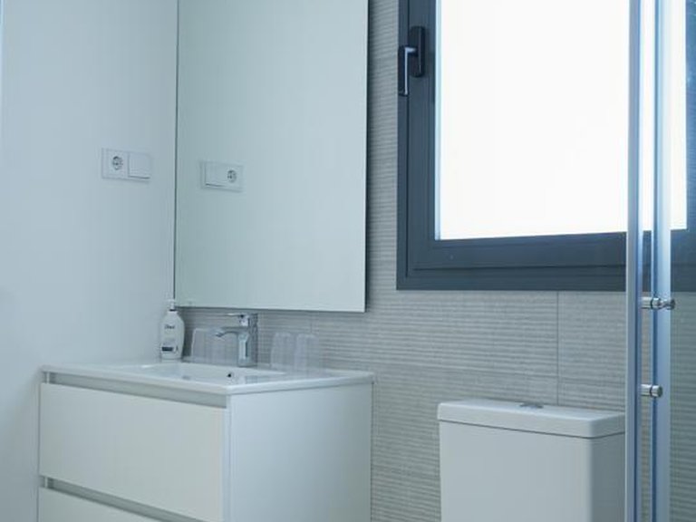 Apartment for Sale in Urbanización Puerto De Estepona, Malaga 26