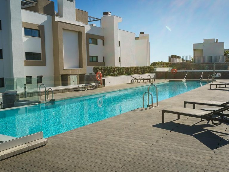 Apartment for Sale in Urbanización Puerto De Estepona, Malaga 34