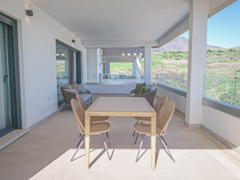 Apartment for Sale in Urbanización Puerto De Estepona, Malaga 15