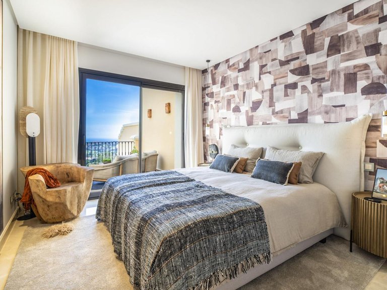 Penthouse for Sale in Benahavis, Malaga 9