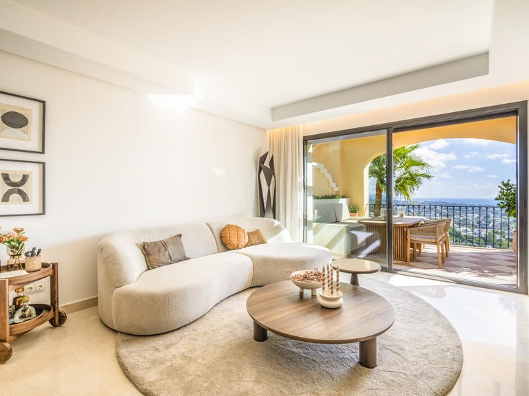 Penthouse for Sale in Benahavis, Malaga 3