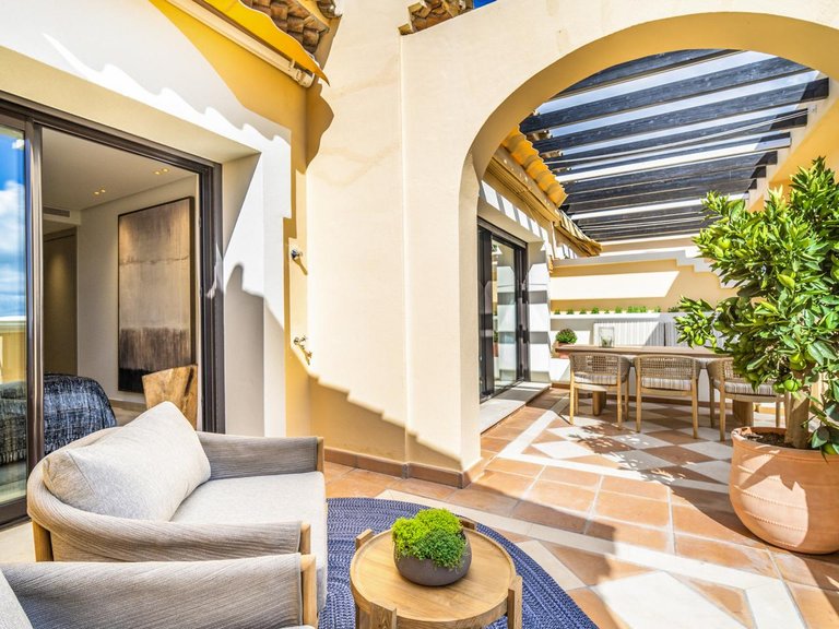 Penthouse for Sale in Benahavis, Malaga 6