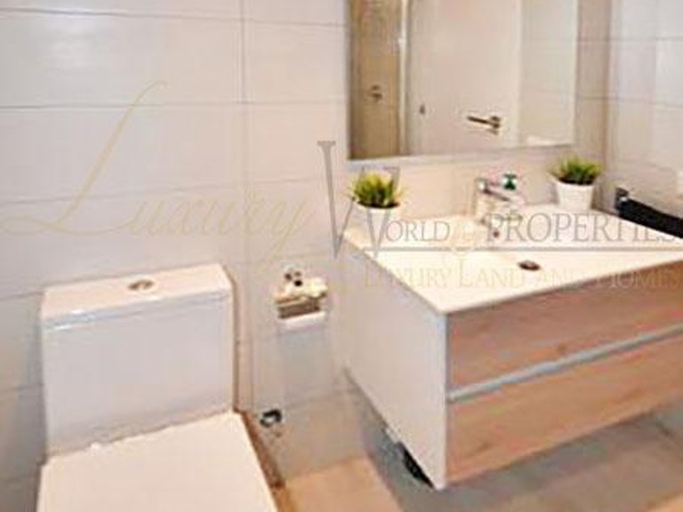 Apartment for Sale in Playa De Las Americas, Tenerife, España 16