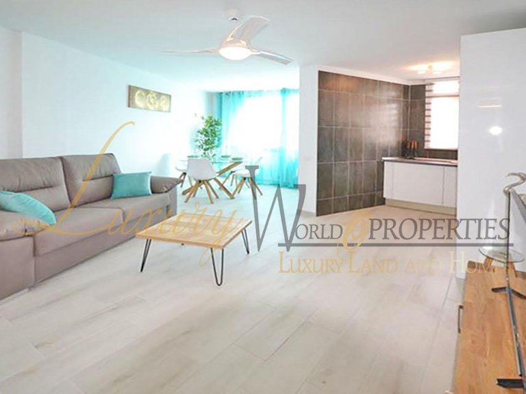 Apartment for Sale in Playa De Las Americas, Tenerife, España 2