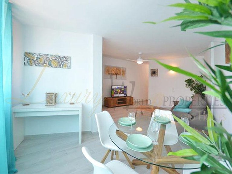 Apartment for Sale in Playa De Las Americas, Tenerife, España 8