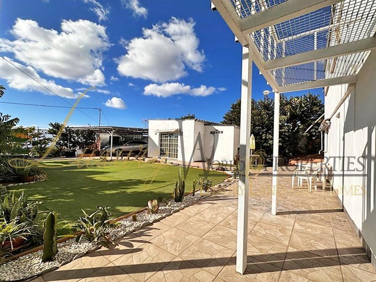 Villa for Sale in Buzanada, Tenerife, España 1