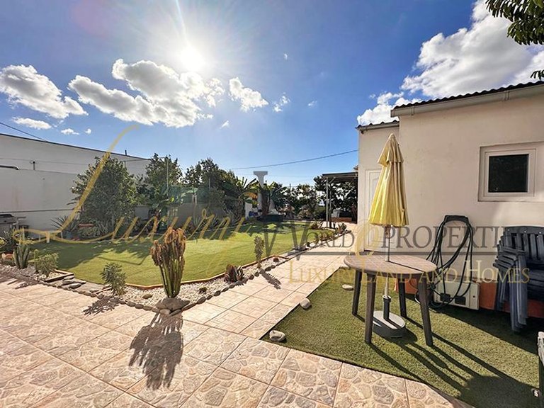 Villa for Sale in Buzanada, Tenerife, España 3