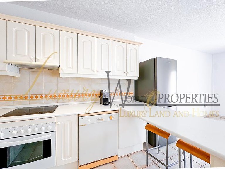 Apartment for Sale in Chayofa, Tenerife, España 32