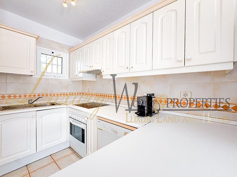 Apartment for Sale in Chayofa, Tenerife, España 36