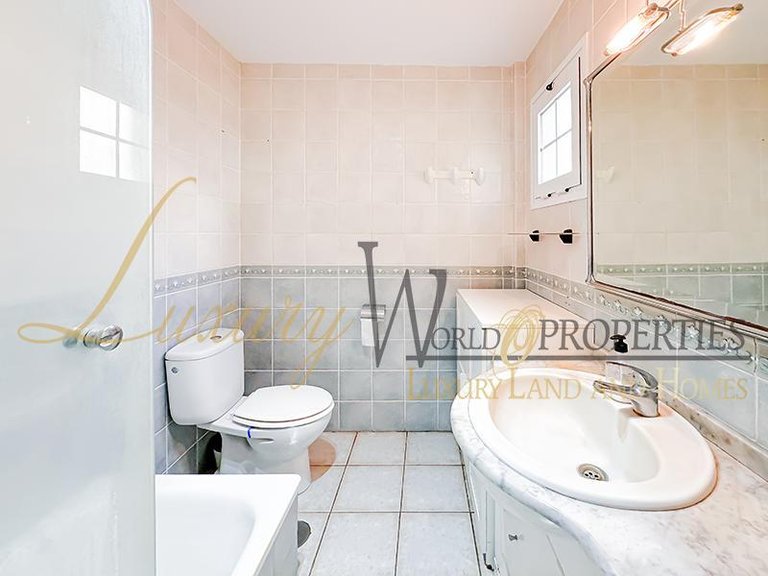 Apartment for Sale in Chayofa, Tenerife, España 48