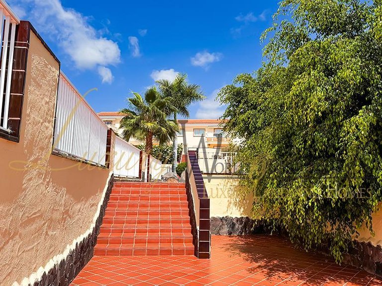 Apartment for Sale in Chayofa, Tenerife, España 17