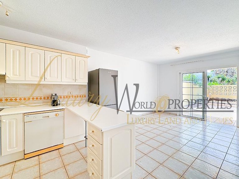 Apartment for Sale in Chayofa, Tenerife, España 30