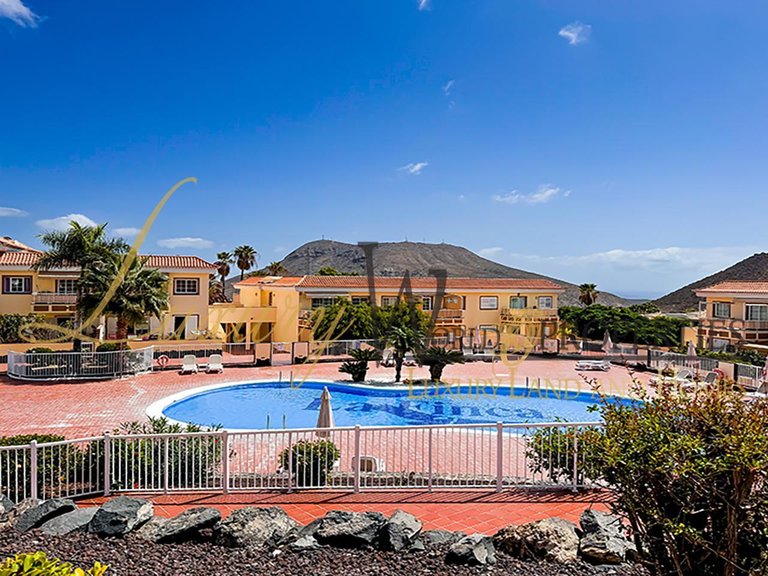 Apartment for Sale in Chayofa, Tenerife, España 1
