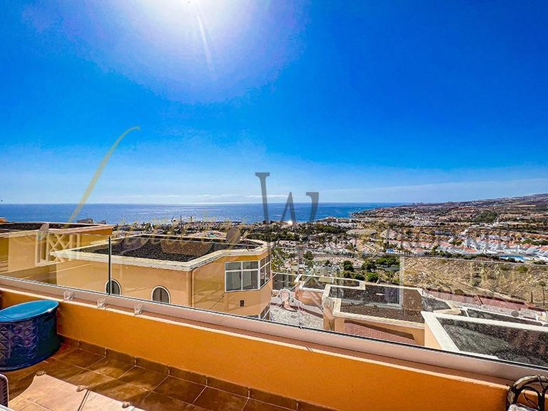 Town House for Sale in Costa Adeje, Tenerife, España 2