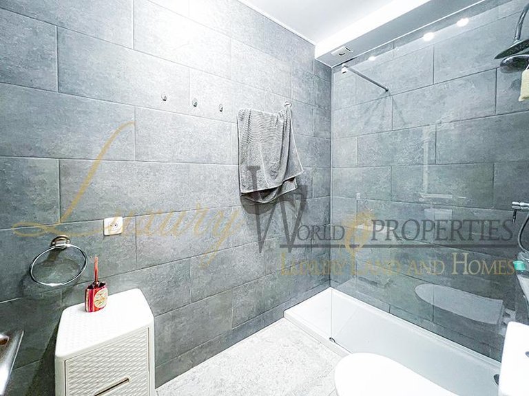 Town House for Sale in Costa Adeje, Tenerife, España 49
