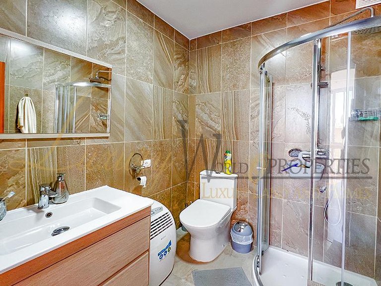 Town House for Sale in Costa Adeje, Tenerife, España 41