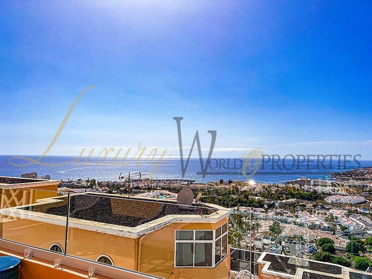 Town House for Sale in Costa Adeje, Tenerife, España 3