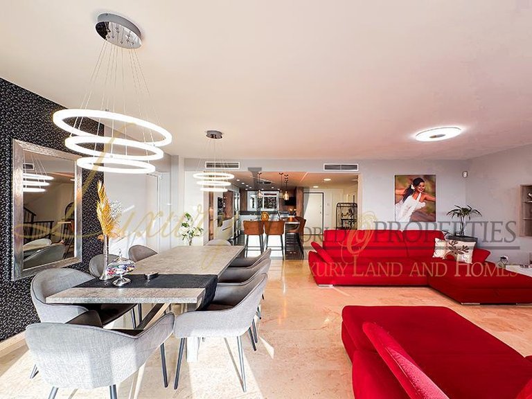 Villa for Sale in Puerto De Santiago, Tenerife, España 2