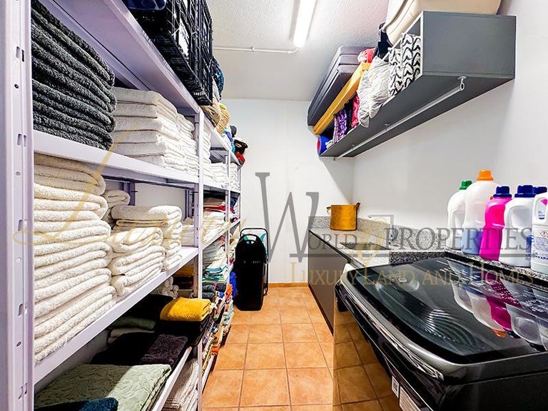 Villa for Sale in Puerto De Santiago, Tenerife, España 50