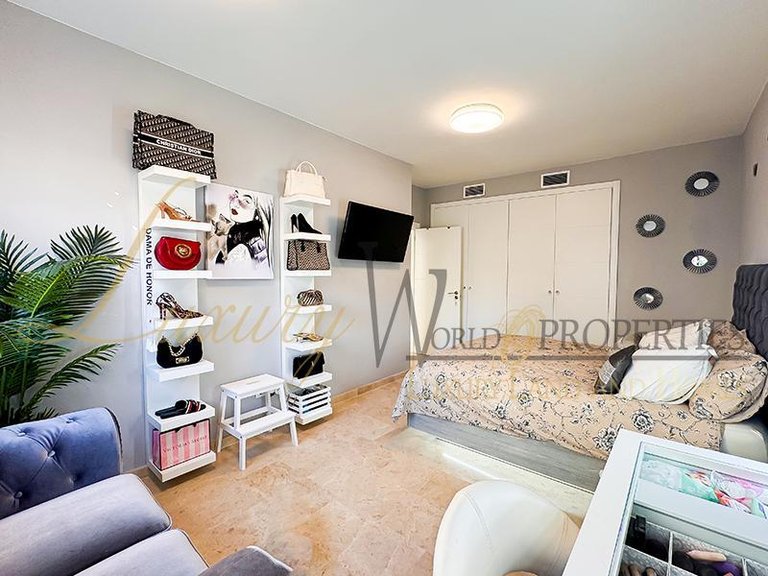 Villa for Sale in Puerto De Santiago, Tenerife, España 44