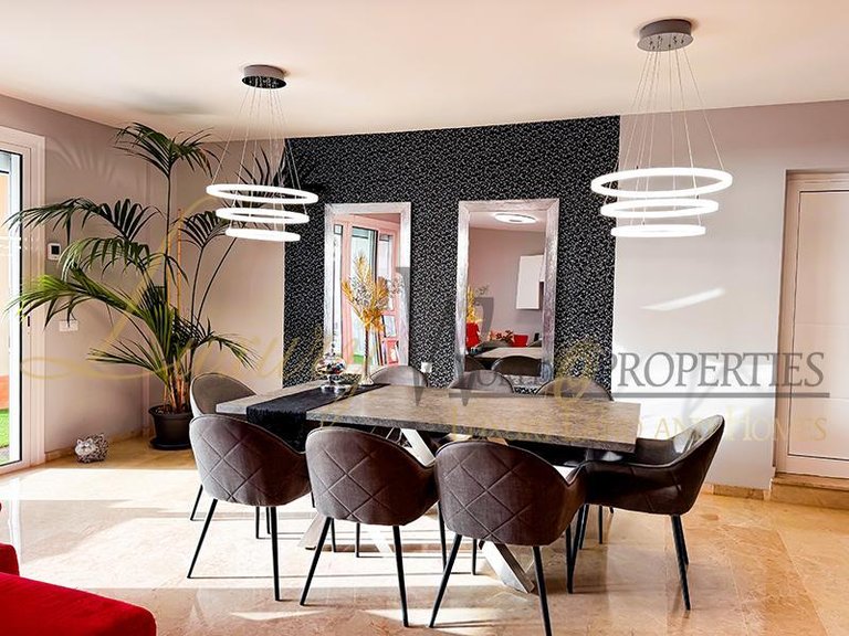 Villa for Sale in Puerto De Santiago, Tenerife, España 6
