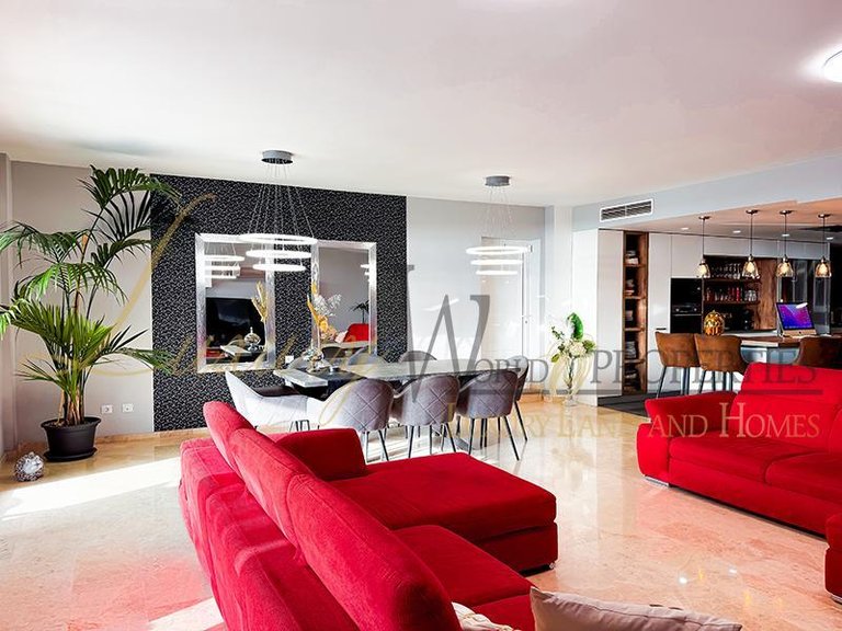 Villa for Sale in Puerto De Santiago, Tenerife, España 7