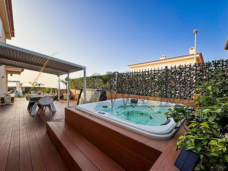 Villa for Sale in Puerto De Santiago, Tenerife, España 13