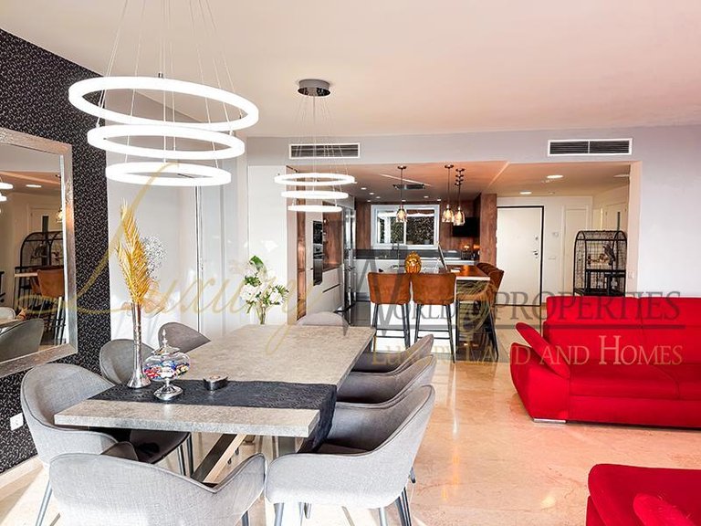 Villa for Sale in Puerto De Santiago, Tenerife, España 3