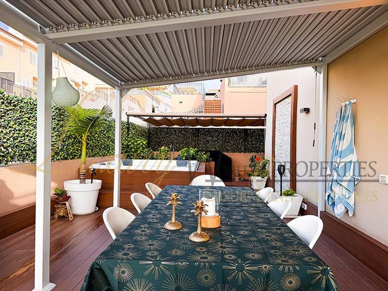 Villa for Sale in Puerto De Santiago, Tenerife, España 12