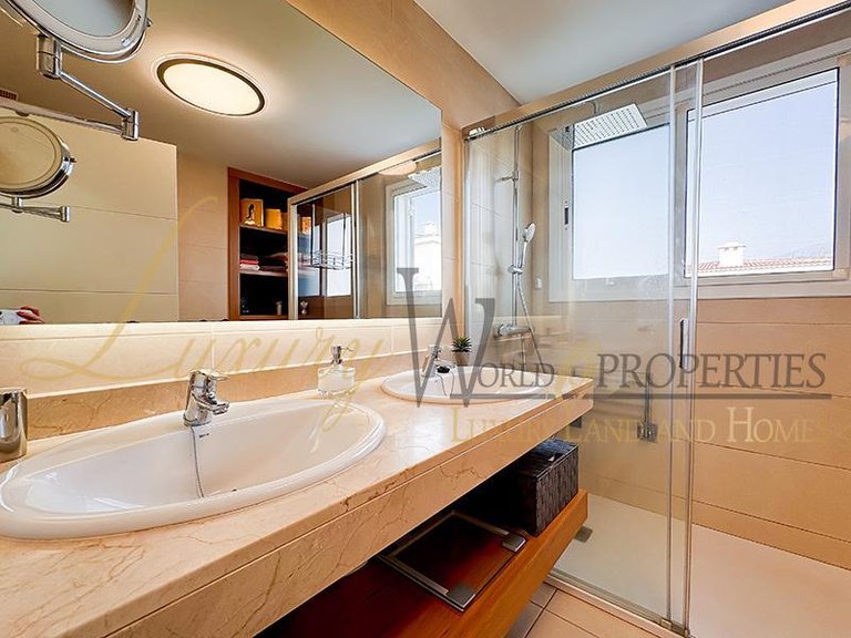 Villa for Sale in Puerto De Santiago, Tenerife, España 39