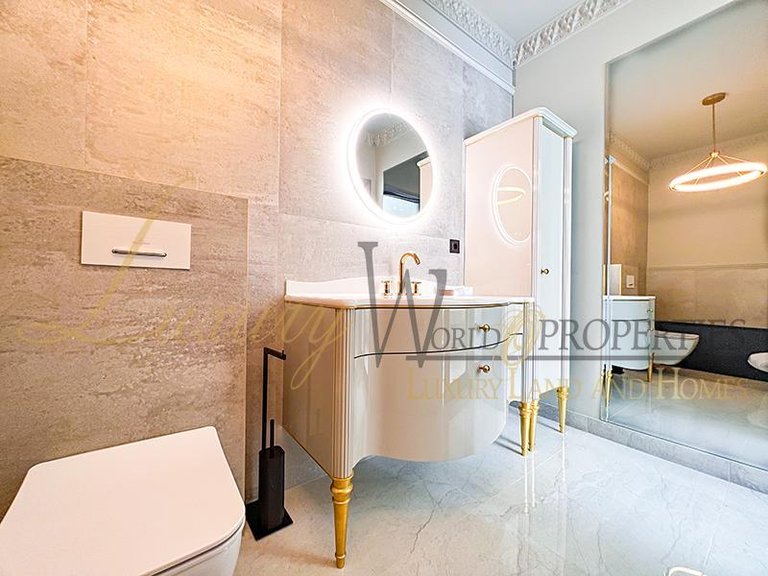 Villa for Sale in Adeje, Tenerife, España 31