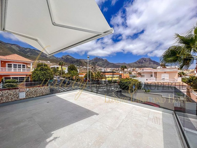 Villa for Sale in Adeje, Tenerife, España 47