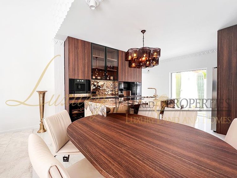 Villa for Sale in Adeje, Tenerife, España 21