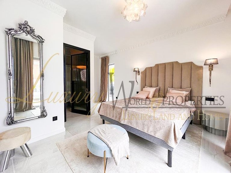 Villa for Sale in Adeje, Tenerife, España 26