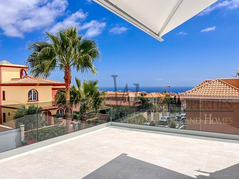 Villa for Sale in Adeje, Tenerife, España 45