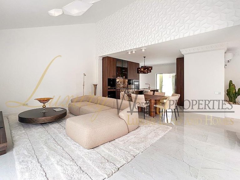 Villa for Sale in Adeje, Tenerife, España 15