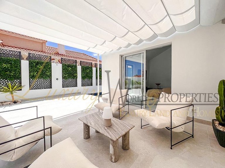 Villa for Sale in Adeje, Tenerife, España 12