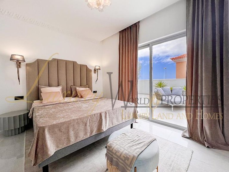 Villa for Sale in Adeje, Tenerife, España 27