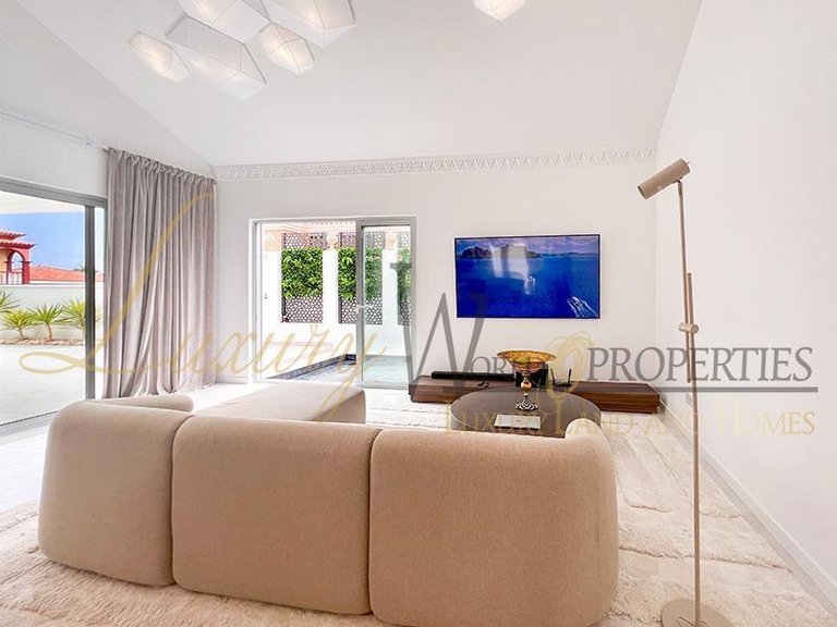 Villa for Sale in Adeje, Tenerife, España 16