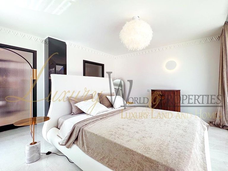 Villa for Sale in Adeje, Tenerife, España 43