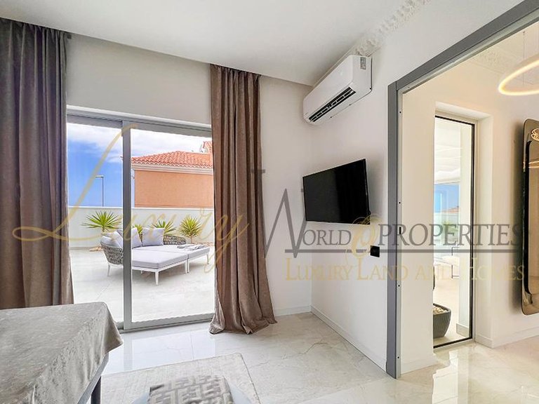 Villa for Sale in Adeje, Tenerife, España 32