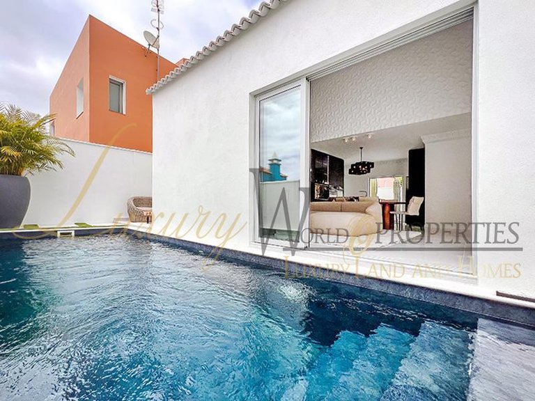 Villa for Sale in Adeje, Tenerife, España 17