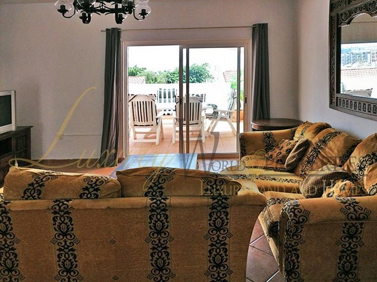 Villa for Sale in Los Cristianos, Tenerife, España 5