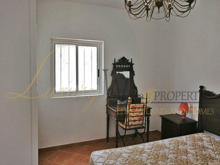 Villa for Sale in Los Cristianos, Tenerife, España 10