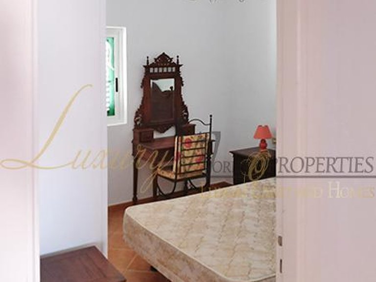 Villa for Sale in Los Cristianos, Tenerife, España 9