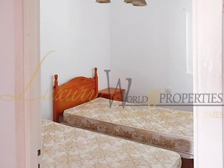 Villa for Sale in Los Cristianos, Tenerife, España 11