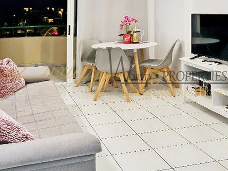 Apartment for Sale in Los Cristianos, Tenerife, España 8