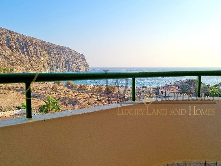 Apartment for Sale in Los Cristianos, Tenerife, España 5